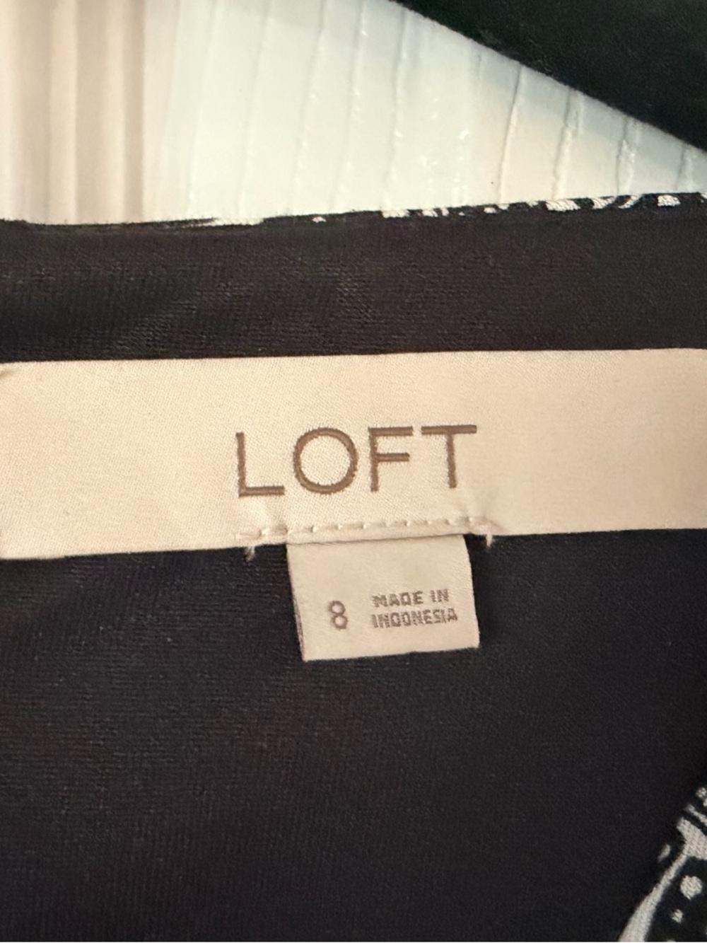 LOFT Black and White Floral V-Neck Midi Dress size 8 - Picture 2 of 8
